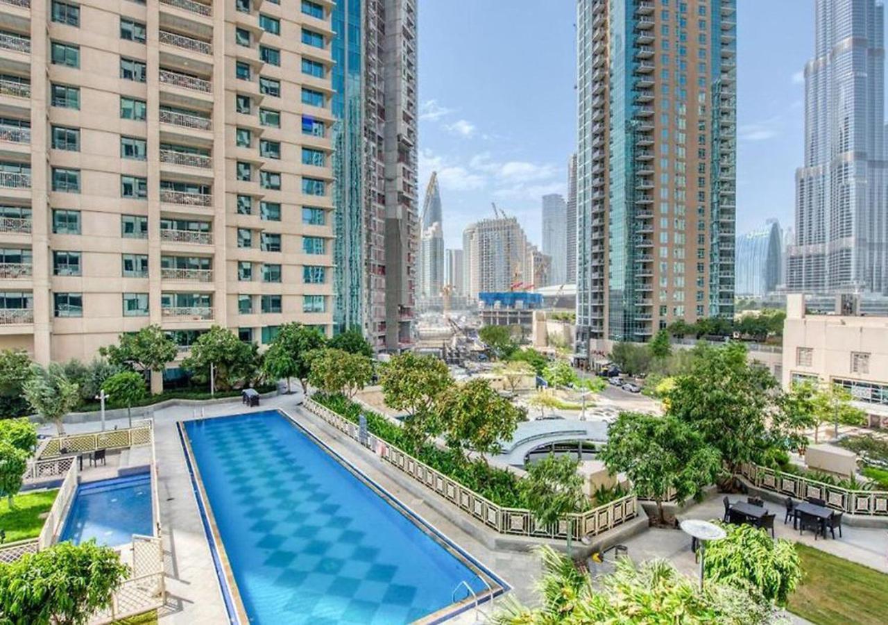 Signature Burj Khalifa View Residence Dubai Exterior photo