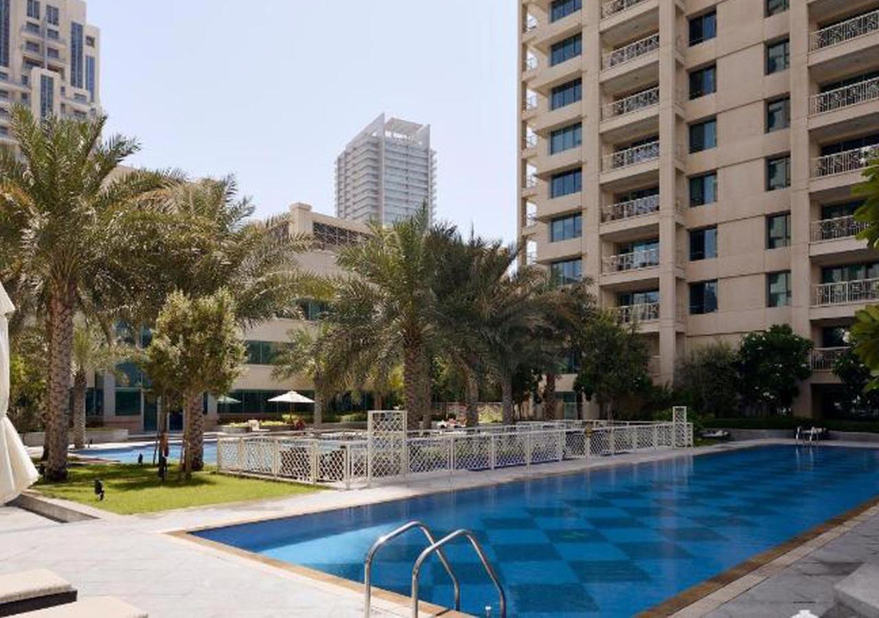 Signature Burj Khalifa View Residence Dubai Exterior photo